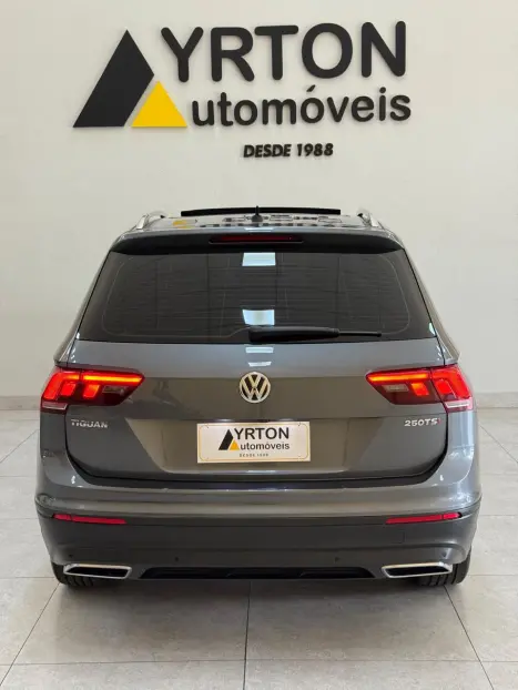 VOLKSWAGEN Tiguan 1.4 250 TSI TOTAL FLEX ALLSPACE COMFORTLINE TURBO AUTOM�TICO TIPTRONIC, Foto 14