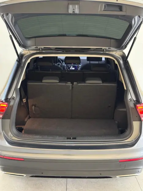 VOLKSWAGEN Tiguan 1.4 250 TSI TOTAL FLEX ALLSPACE COMFORTLINE TURBO AUTOM�TICO TIPTRONIC, Foto 15
