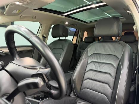 VOLKSWAGEN Tiguan 1.4 250 TSI TOTAL FLEX ALLSPACE COMFORTLINE TURBO AUTOM�TICO TIPTRONIC, Foto 9