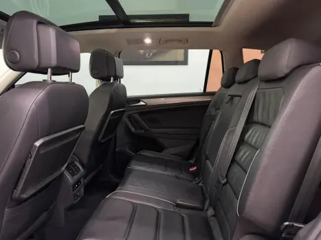 VOLKSWAGEN Tiguan 1.4 250 TSI TOTAL FLEX ALLSPACE COMFORTLINE TURBO AUTOM�TICO TIPTRONIC, Foto 11