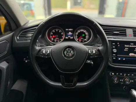 VOLKSWAGEN Tiguan 1.4 250 TSI TOTAL FLEX ALLSPACE COMFORTLINE TURBO AUTOM�TICO TIPTRONIC, Foto 18
