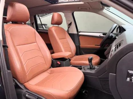 VOLKSWAGEN Tiguan 1.4 250 TSI TOTAL FLEX ALLSPACE COMFORTLINE TURBO AUTOM�TICO TIPTRONIC, Foto 4