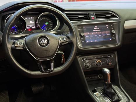 VOLKSWAGEN Tiguan 1.4 250 TSI TOTAL FLEX ALLSPACE COMFORTLINE TURBO AUTOM�TICO TIPTRONIC, Foto 6