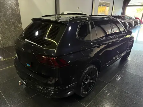 VOLKSWAGEN Tiguan 1.4 250 TSI TOTAL FLEX ALLSPACE COMFORTLINE TURBO AUTOM�TICO TIPTRONIC, Foto 4