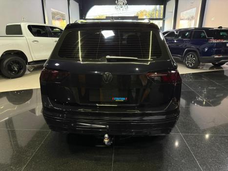 VOLKSWAGEN Tiguan 1.4 250 TSI TOTAL FLEX ALLSPACE COMFORTLINE TURBO AUTOM�TICO TIPTRONIC, Foto 6