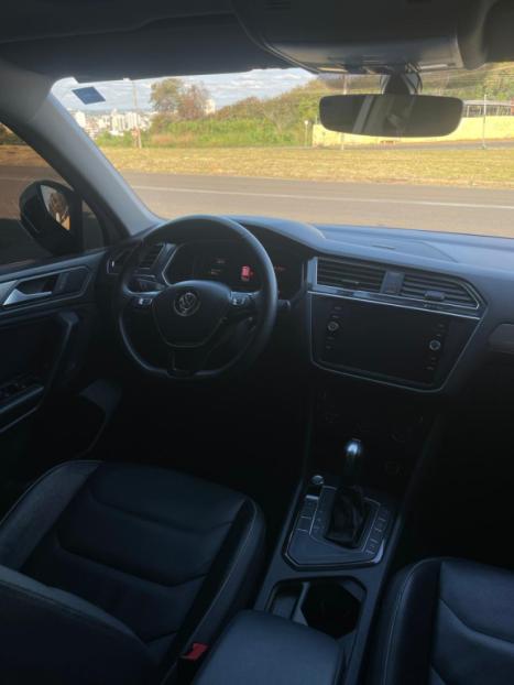 VOLKSWAGEN Tiguan 1.4 250 TSI TOTAL FLEX ALLSPACE COMFORTLINE TURBO AUTOM�TICO TIPTRONIC, Foto 8