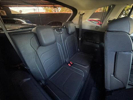 VOLKSWAGEN Tiguan 1.4 250 TSI TOTAL FLEX ALLSPACE COMFORTLINE TURBO AUTOM�TICO TIPTRONIC, Foto 13