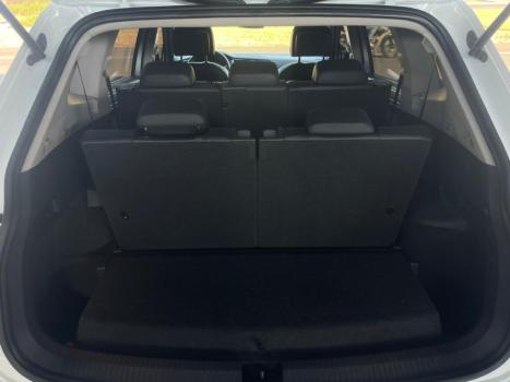 VOLKSWAGEN Tiguan 1.4 250 TSI TOTAL FLEX ALLSPACE COMFORTLINE TURBO AUTOM�TICO TIPTRONIC, Foto 15