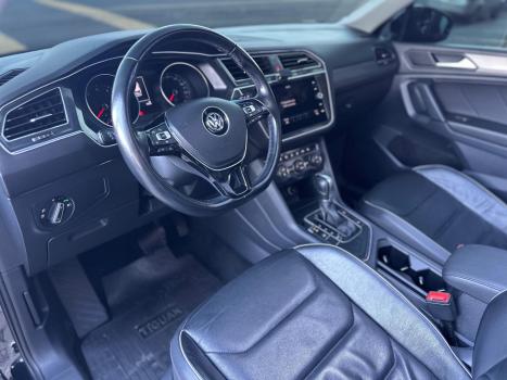 VOLKSWAGEN Tiguan 1.4 250 TSI TOTAL FLEX ALLSPACE COMFORTLINE TURBO AUTOM�TICO TIPTRONIC, Foto 19