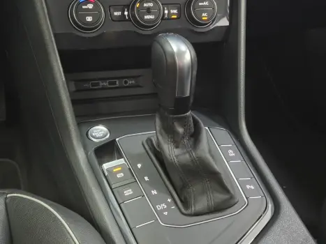 VOLKSWAGEN Tiguan 1.4 250 TSI TOTAL FLEX ALLSPACE TURBO AUTOMÁTICO TIPTRONIC, Foto 19