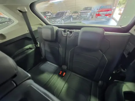 VOLKSWAGEN Tiguan 1.4 250 TSI TOTAL FLEX ALLSPACE COMFORTLINE TURBO AUTOMÁTICO TIPTRONIC, Foto 13