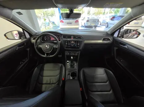 VOLKSWAGEN Tiguan 1.4 250 TSI TOTAL FLEX ALLSPACE COMFORTLINE TURBO AUTOMÁTICO TIPTRONIC, Foto 15