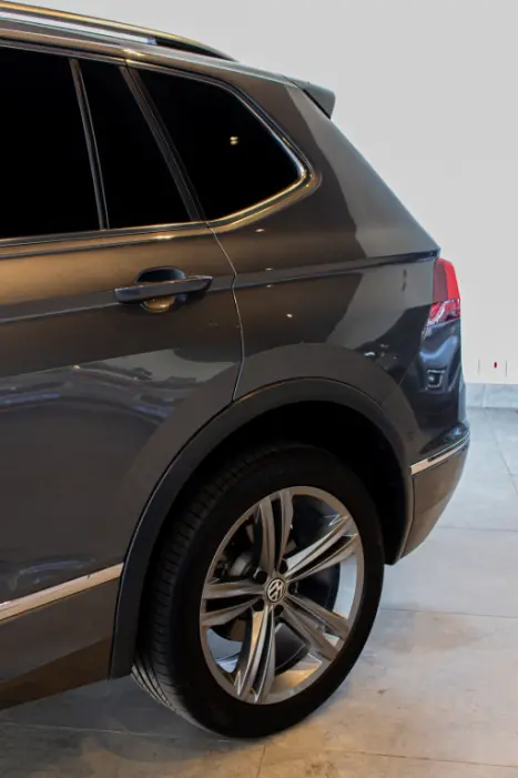 VOLKSWAGEN Tiguan 2.0 350 TSI TOTAL FLEX ALLSPACE R-LINE 4-MOTION TURBO AUTOMTICO DSG, Foto 6