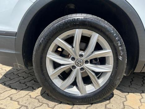 VOLKSWAGEN Tiguan 2.0 350 TSI TOTAL FLEX ALLSPACE R-LINE 4-MOTION TURBO AUTOM�TICO DSG, Foto 9