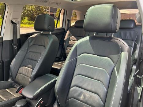 VOLKSWAGEN Tiguan 2.0 350 TSI TOTAL FLEX ALLSPACE R-LINE 4-MOTION TURBO AUTOM�TICO DSG, Foto 15