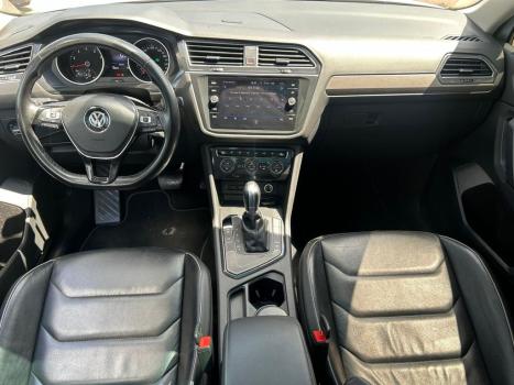 VOLKSWAGEN Tiguan 2.0 350 TSI TOTAL FLEX ALLSPACE R-LINE 4-MOTION TURBO AUTOM�TICO DSG, Foto 16