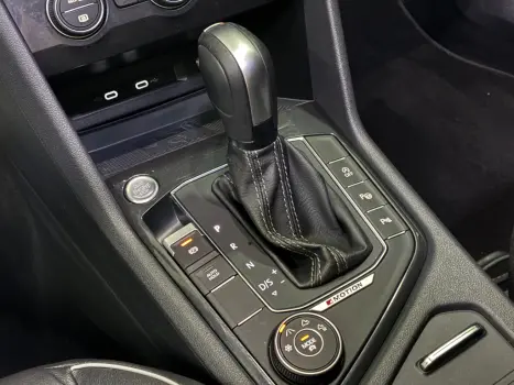 VOLKSWAGEN Tiguan 2.0 350 TSI TOTAL FLEX ALLSPACE R-LINE 4-MOTION TURBO AUTOM�TICO DSG, Foto 22