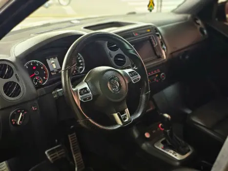 VOLKSWAGEN Tiguan 2.0 16V 4P TSI R-LINE TURBO AUTOM�TICO TIPTRONIC, Foto 5