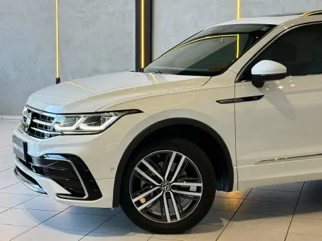 VOLKSWAGEN Tiguan 2.0 16V 4P TSI 300 TURBO R-LINE AUTOM�TICO, Foto 17