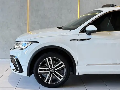 VOLKSWAGEN Tiguan 2.0 16V 4P TSI 300 TURBO R-LINE AUTOM�TICO, Foto 18