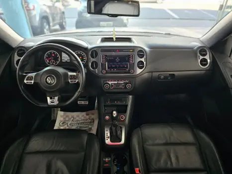 VOLKSWAGEN Tiguan 2.0 16V 4P TSI R-LINE TURBO AUTOM�TICO TIPTRONIC, Foto 6