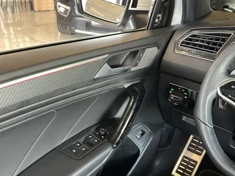 VOLKSWAGEN Tiguan 2.0 300 TSI ALLSPACE R-LINE TURBO AUTOM�TICO, Foto 28