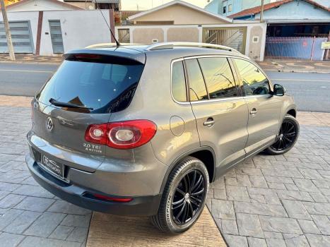 VOLKSWAGEN Tiguan , Foto 2