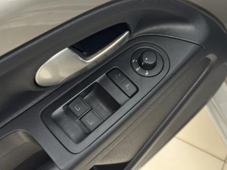 VOLKSWAGEN UP 1.0 12V 4P HIGH FLEX, Foto 13