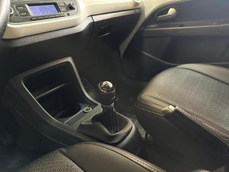 VOLKSWAGEN UP 1.0 12V RED BLACK WHITE FLEX, Foto 10