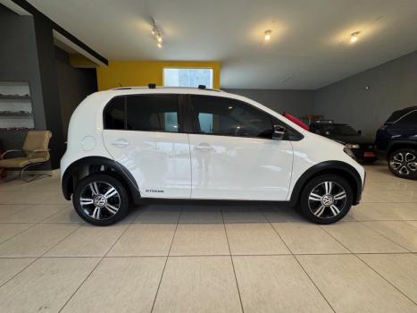 VOLKSWAGEN UP 1.0 4P FLEX 170 TSI XTREME, Foto 4