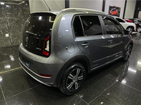 VOLKSWAGEN UP 1.0 4P FLEX 170 TSI XTREME, Foto 4