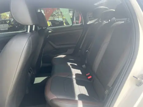 VOLKSWAGEN Virtus 1.0 4P 200 TSI FLEX HIGHLINE AUTOMTICO, Foto 14