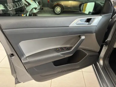 VOLKSWAGEN Virtus 1.0 4P 200 TSI FLEX HIGHLINE AUTOMTICO, Foto 8