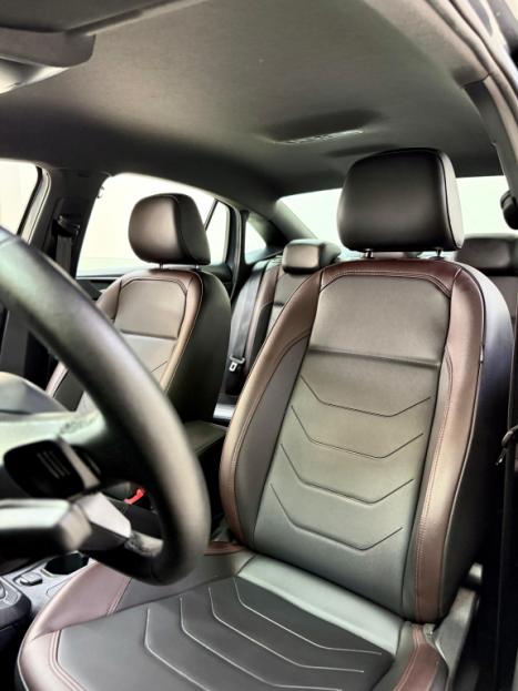 VOLKSWAGEN Virtus 1.0 4P 200 TSI FLEX HIGHLINE AUTOM�TICO, Foto 9