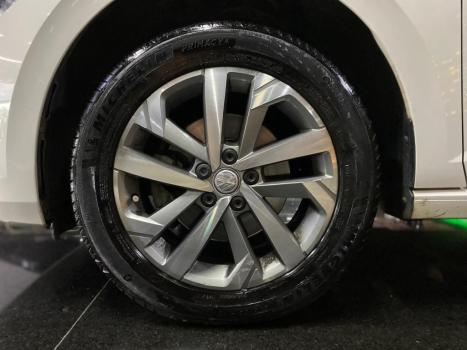 VOLKSWAGEN Virtus 1.0 4P 200 TSI FLEX HIGHLINE AUTOM�TICO, Foto 11