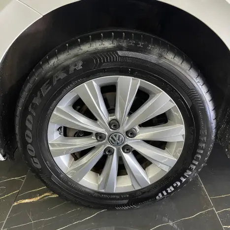 VOLKSWAGEN Virtus 1.0 4P 200 TSI FLEX COMFORTLINE AUTOM�TICO, Foto 17