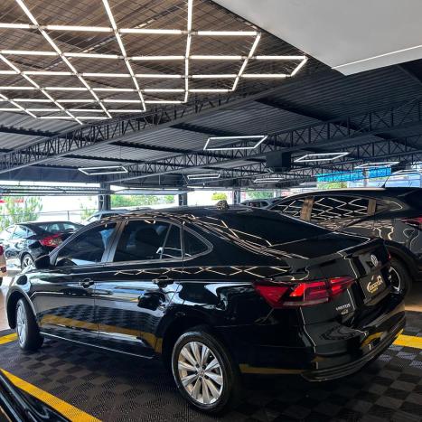 VOLKSWAGEN Virtus 1.0 4P 200 TSI FLEX COMFORTLINE AUTOM�TICO, Foto 4