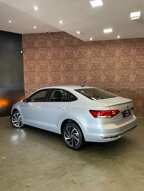 VOLKSWAGEN Virtus 1.0 4P 200 TSI FLEX HIGHLINE AUTOM�TICO, Foto 4