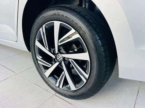 VOLKSWAGEN Virtus 1.0 4P 200 TSI FLEX HIGHLINE AUTOM�TICO, Foto 21