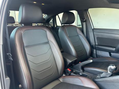 VOLKSWAGEN Virtus 1.0 4P 200 TSI FLEX HIGHLINE AUTOM�TICO, Foto 17