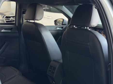 VOLKSWAGEN Virtus 1.0 4P 200 TSI FLEX HIGHLINE AUTOM�TICO, Foto 15
