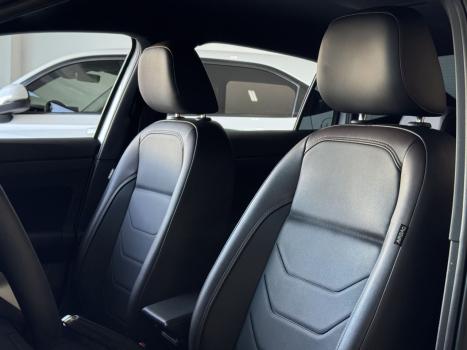 VOLKSWAGEN Virtus 1.0 4P 200 TSI FLEX HIGHLINE AUTOM�TICO, Foto 16