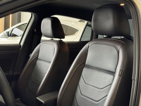 VOLKSWAGEN Virtus 1.0 4P 200 TSI FLEX HIGHLINE AUTOM�TICO, Foto 18