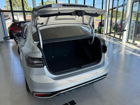 VOLKSWAGEN Virtus 1.0 4P 200 TSI FLEX HIGHLINE AUTOM�TICO, Foto 9