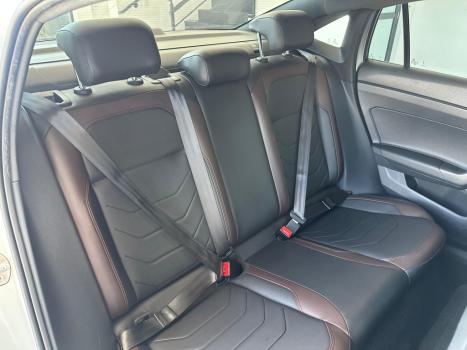 VOLKSWAGEN Virtus 1.0 4P 200 TSI FLEX HIGHLINE AUTOM�TICO, Foto 20