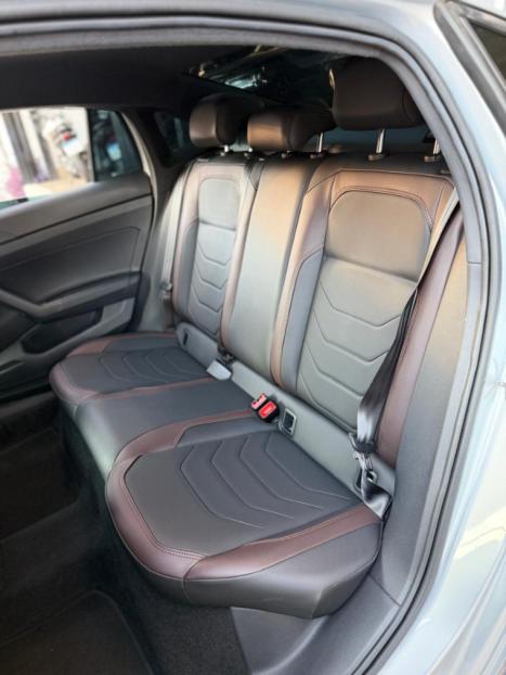 VOLKSWAGEN Virtus 1.0 4P 200 TSI FLEX HIGHLINE AUTOM�TICO, Foto 14