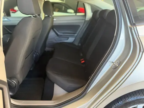 VOLKSWAGEN Virtus 1.0 4P 200 TSI FLEX COMFORTLINE AUTOM�TICO, Foto 12