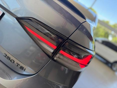 VOLKSWAGEN Virtus 1.4 4P 250 TSI EXCLUSIVE AUTOM�TICO, Foto 9