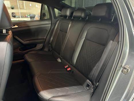 VOLKSWAGEN Virtus 1.4 4P 250 TSI EXCLUSIVE AUTOM�TICO, Foto 18