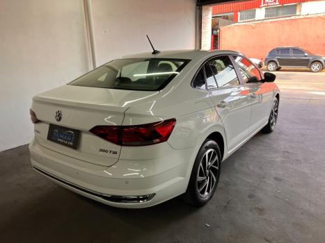 VOLKSWAGEN Virtus 1.0 4P 200 TSI FLEX HIGHLINE AUTOM�TICO, Foto 4